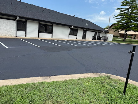 Top Signs Your Kansas City Parking Lot Needs Asphalt Repair Now Thumbnail