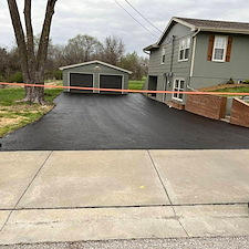 Asphalt Driveway Sealcoating in Lansing, KS 1